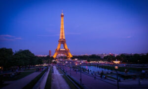 Menara Eiffel Yang Eksotis