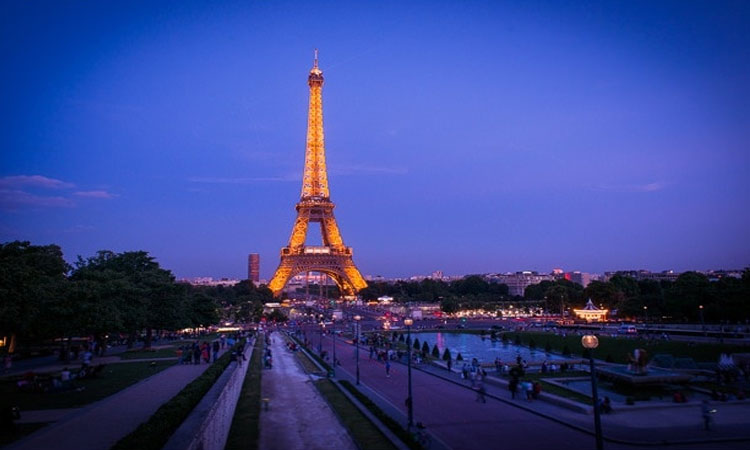 Menara Eiffel Yang Eksotis