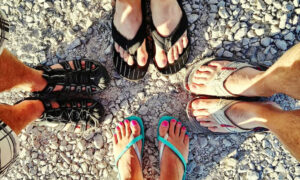 Sepatu Dan Sandal Traveling